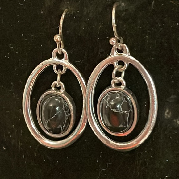 1.5” Vintage silver plated open hoop moonstone dangle French wire earrings - Picture 4 of 11